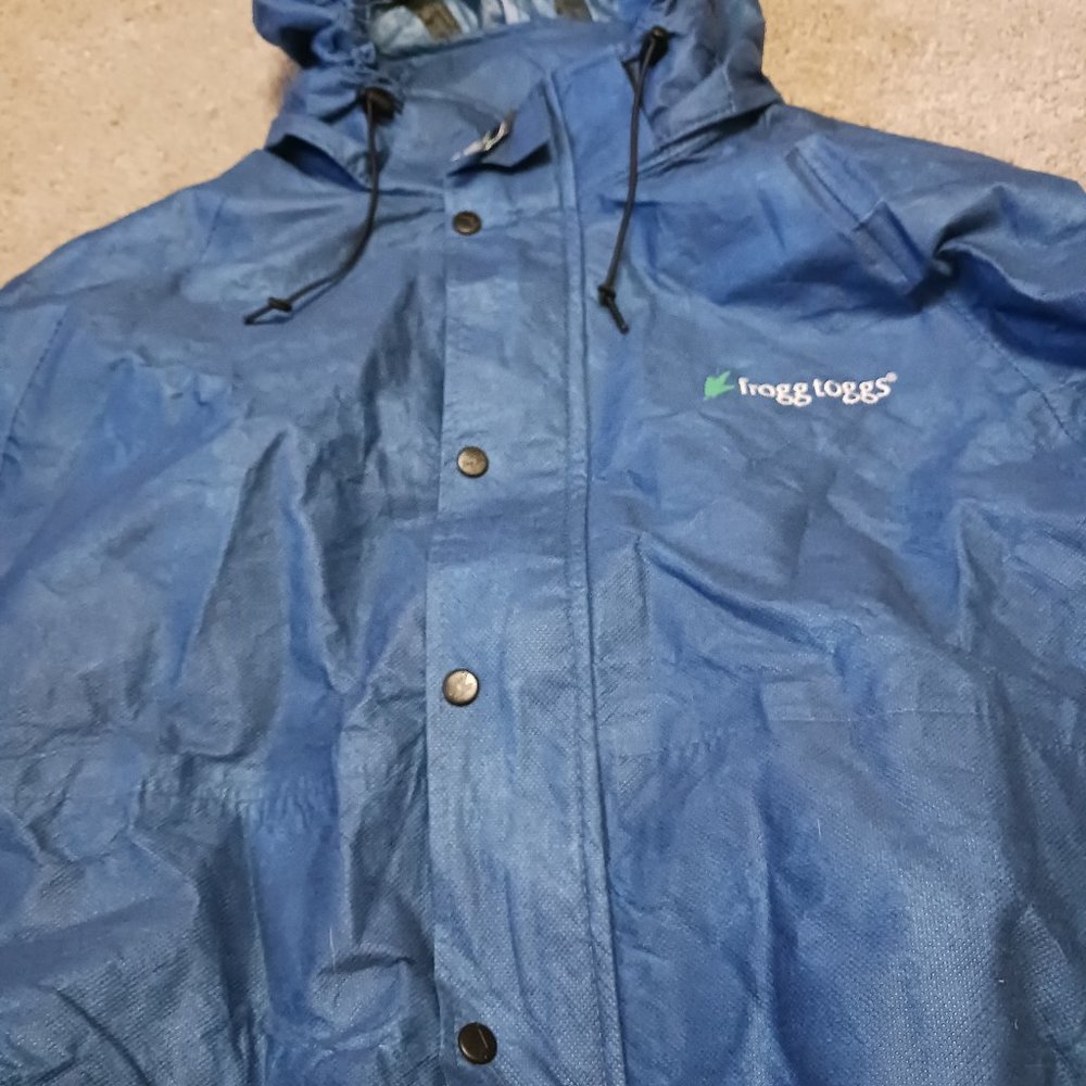 Frog toggs wind breaker